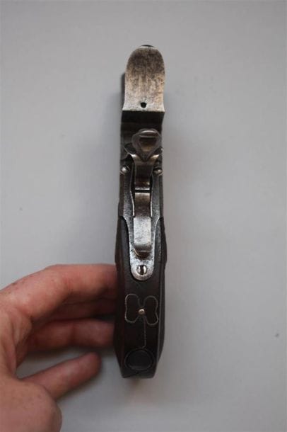 Beau pistolet de gousset à silex à coffre...