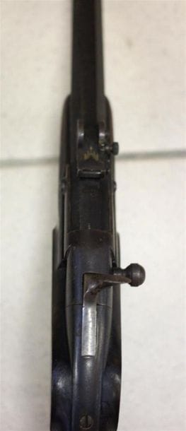 Grand pistolet de tir mono coup calibre 22L.R....