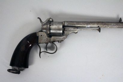 Grand revolver Lefaucheux calibre 12mm à...