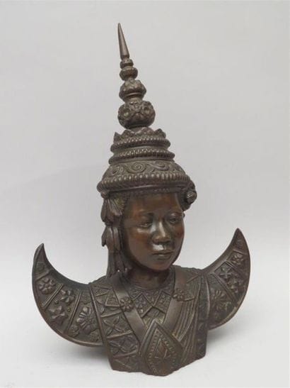 VIETNAM / THAILANDE 
Buste en bronze de jeune...
