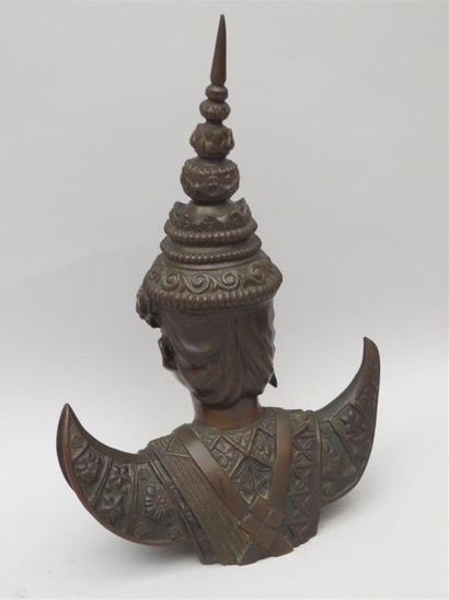 VIETNAM / THAILANDE 
Buste en bronze de jeune...