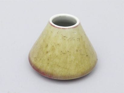 Porte pinceaux conique en porcelaine céladon...