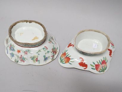 Deux coupes de forme navette polylobée en...