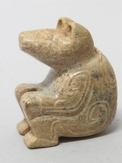 Sujet en jade représentant un ours assis
Zhou
H...