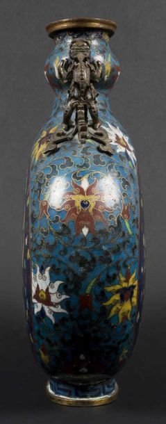Gourde en bronze et émaux cloisonnés polychromes...