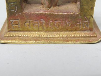 Sujet en bronze représentant la Déesse Jain...