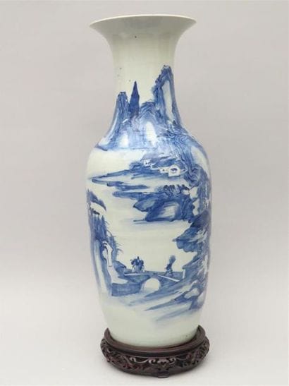 Grand vase balustre en porcelaine blanc bleu...