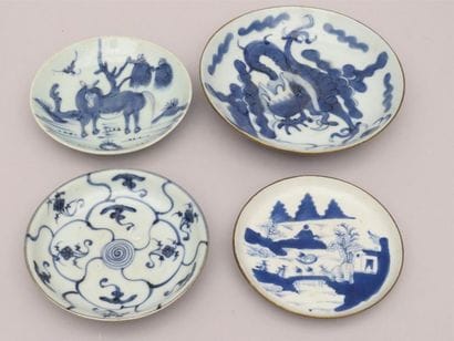 Lot de trois coupelles en porcelaine bleu-blanc.
Vietnam...