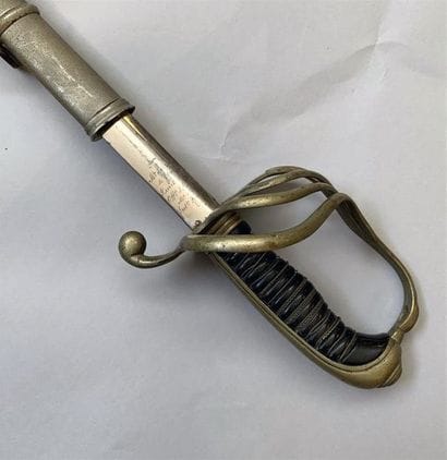 Sabre réglementaire d'Officier français modèle...