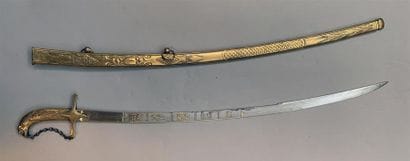 Sabre à la mameluk, fusée en bronze monobloc...