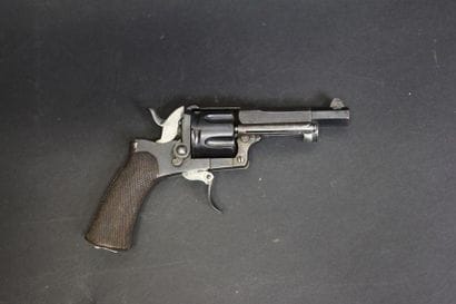 Revolver de poche cal. 320 à système Fagnus...