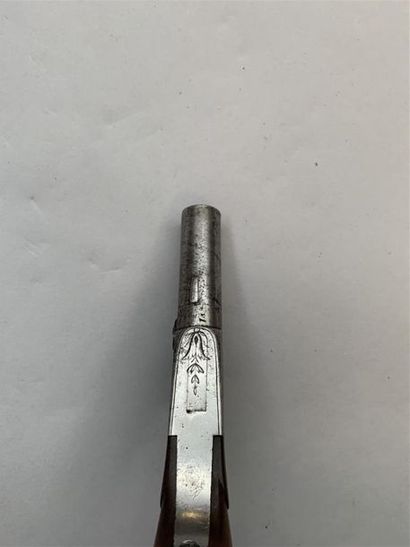 Pistolet à coffre et percussion par Cusson...