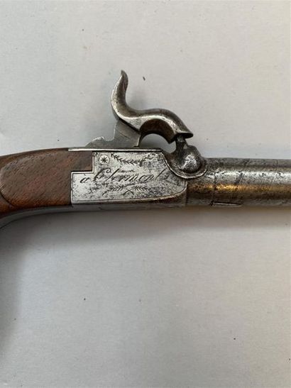Pistolet à coffre et percussion par Cusson...