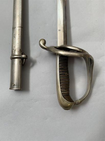 Sabre réglementaire d'Officier français modèle...