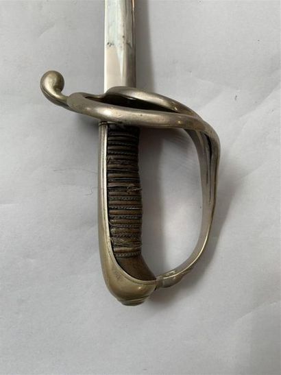 Sabre réglementaire d'Officier français modèle...