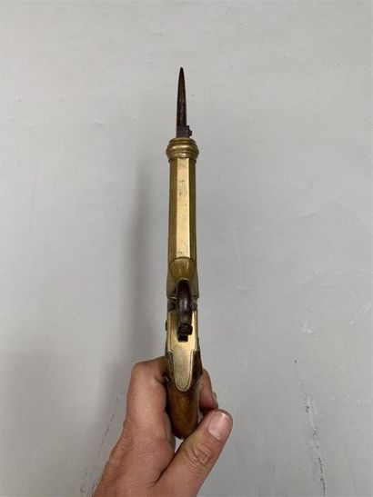 Pistolet de poche à percussion, à coffre...
