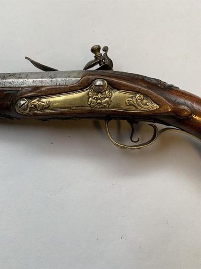 Grand pistolet à silex monté bronze, canon...