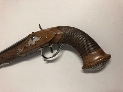 Grand pistolet à silex transformé à percussion....