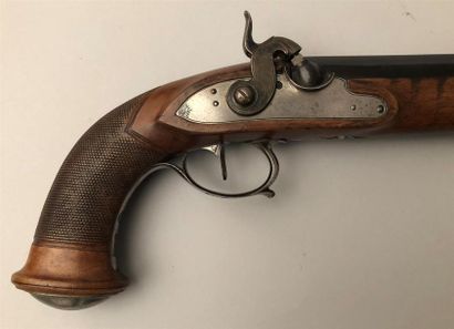 Grand pistolet à silex transformé à percussion....