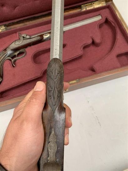 Belle paire de pistolets à percussion de...