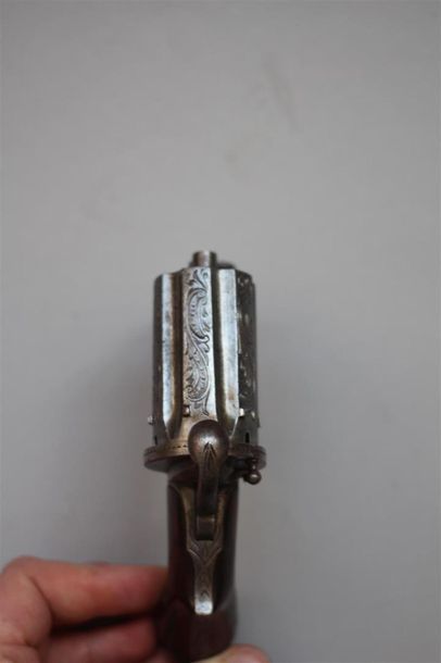 Curieux pistolet de voyage à coffre à silex...
