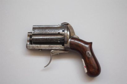 Curieux pistolet de voyage à coffre à silex...