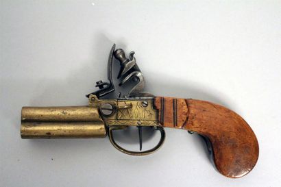 Curieux pistolet de voyage à coffre à silex...