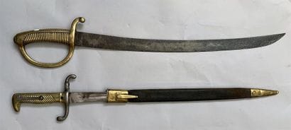 Lot composé de deux armes blanches : on y...