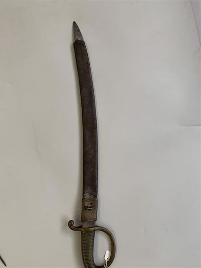 Lot composé d'un sabre briquet monture bronze...