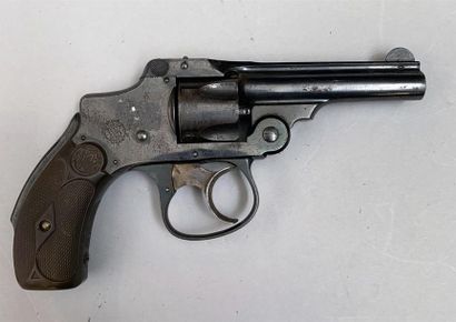 Revolver Smith & Wesson à brisure calibre...