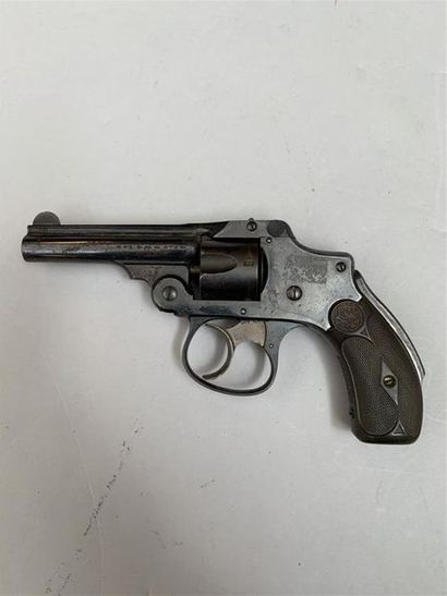 Revolver Smith & Wesson à brisure calibre...