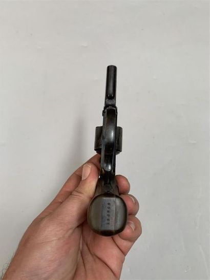 Revolver Smith & Wesson à brisure calibre...