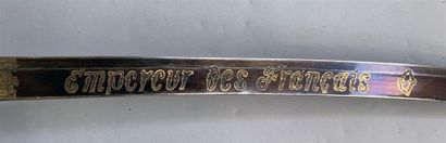 Très joli sabre à la chasseur au réglement...