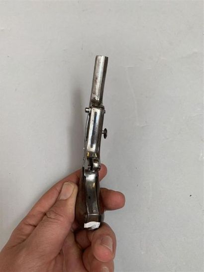Pistolet Allemand de défense en calibre 6mm...