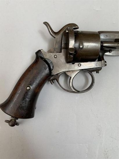 Revolver système Lefaucheux calibre 9mm à...