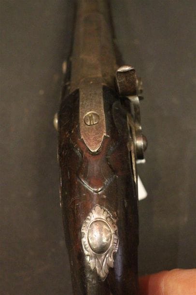 Pistolet anglais à percussion monté argent...