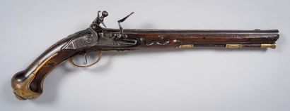 Long pistolet d'arçon à silex par Jean de...