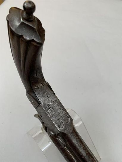 Pistolet à deux canons en table calibre 12mm...