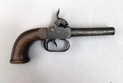 Pistolet de défense à coffre et à percussion...