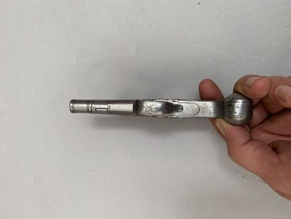 Très joli pistolet à silex tout fer de poche...
