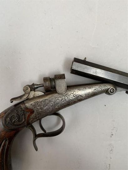 Intéressant pistolet de tir à système époque...