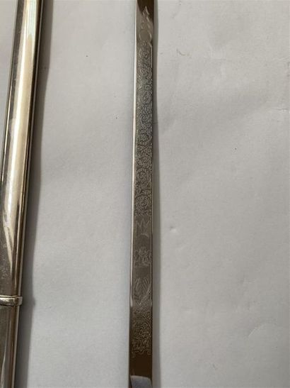 Sabre de parade saoudienne, fusée en bakelyte...