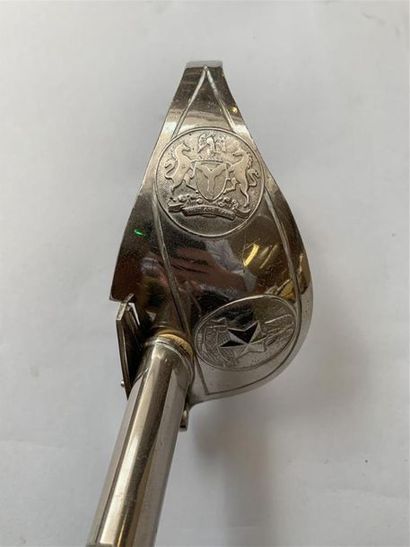 Sabre de parade saoudienne, fusée en bakelyte...