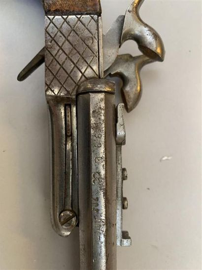 Pistolet à deux canons en table calibre 9...