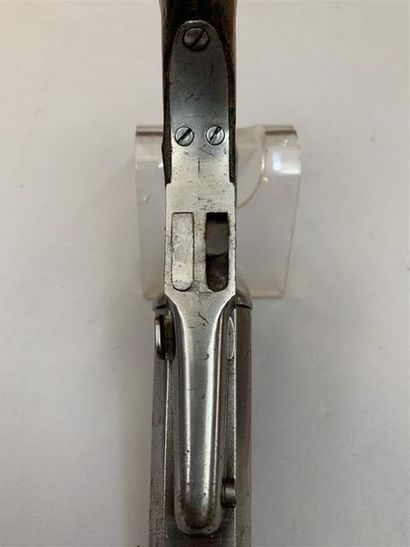 Pistolet à deux canons en table calibre 9...