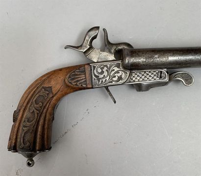 Grand pistolet double à canons en table et...