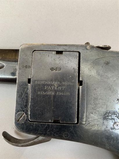 Curieux pistolet Allemand à barillet plat...