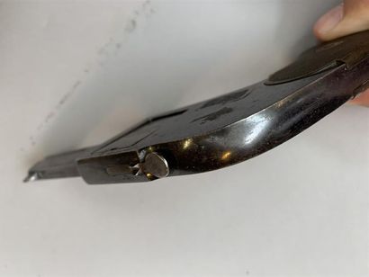 Curieux pistolet Allemand à barillet plat...