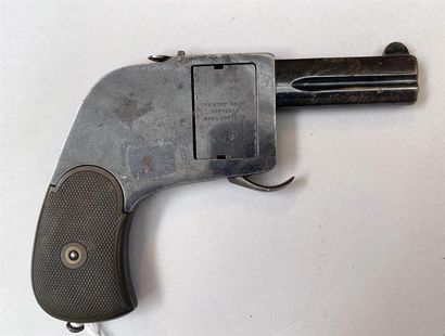 Curieux pistolet Allemand à barillet plat...