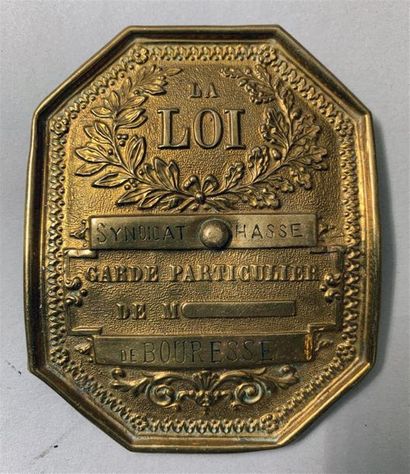 Lot de cuivreries (4 pièces) : une plaque...
